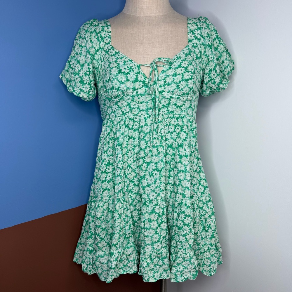 Vici Harper Puff Sleeve Floral Mini Dress Kelly Green Tie Back Size Medium
